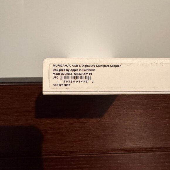 Apple USB-C Digital AV Adapter (4K 60hz) - Picture 3 of 3